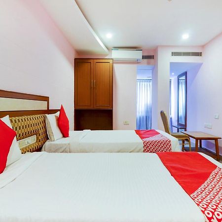 Super Collection O 77115 Vaishnavi Palace Hyderabad Ngoại thất bức ảnh