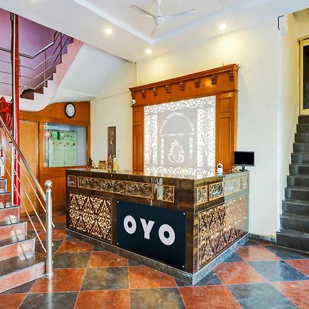 Super Collection O 77115 Vaishnavi Palace Hyderabad Ngoại thất bức ảnh