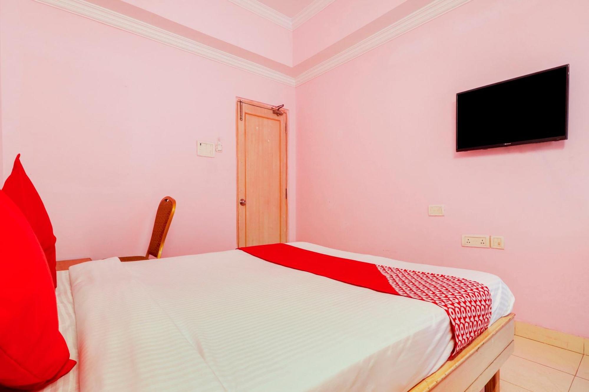 Super Collection O 77115 Vaishnavi Palace Hyderabad Ngoại thất bức ảnh