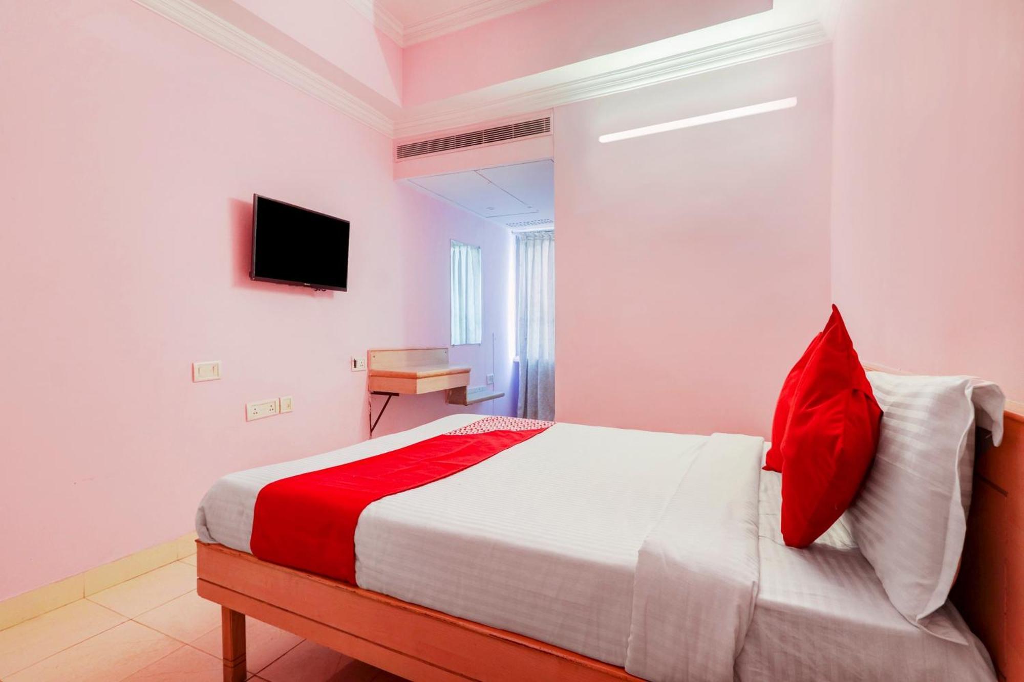 Super Collection O 77115 Vaishnavi Palace Hyderabad Ngoại thất bức ảnh
