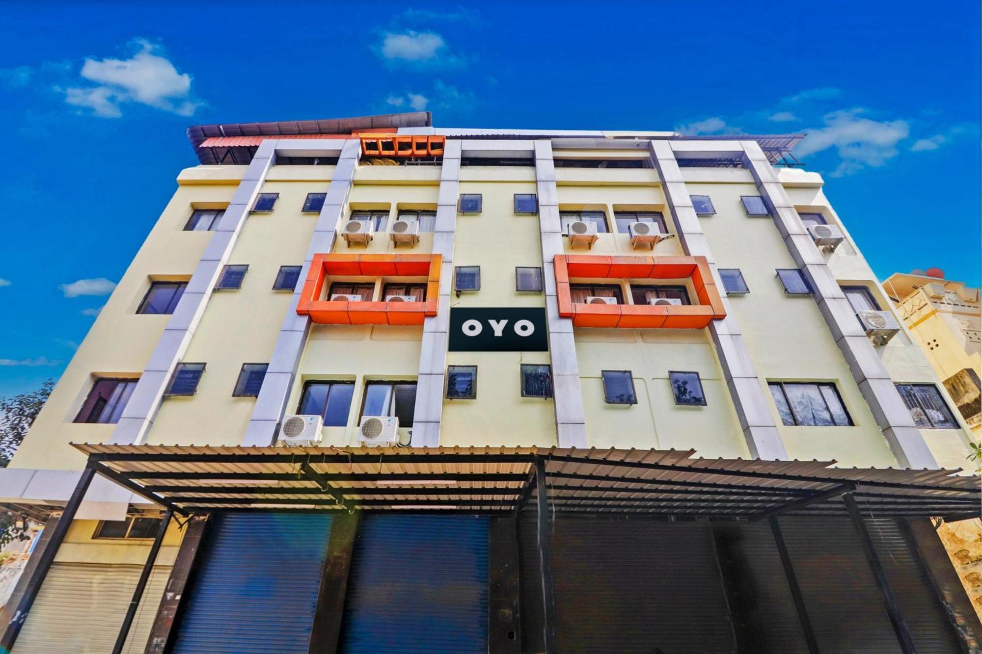 Super Collection O 77115 Vaishnavi Palace Hyderabad Ngoại thất bức ảnh