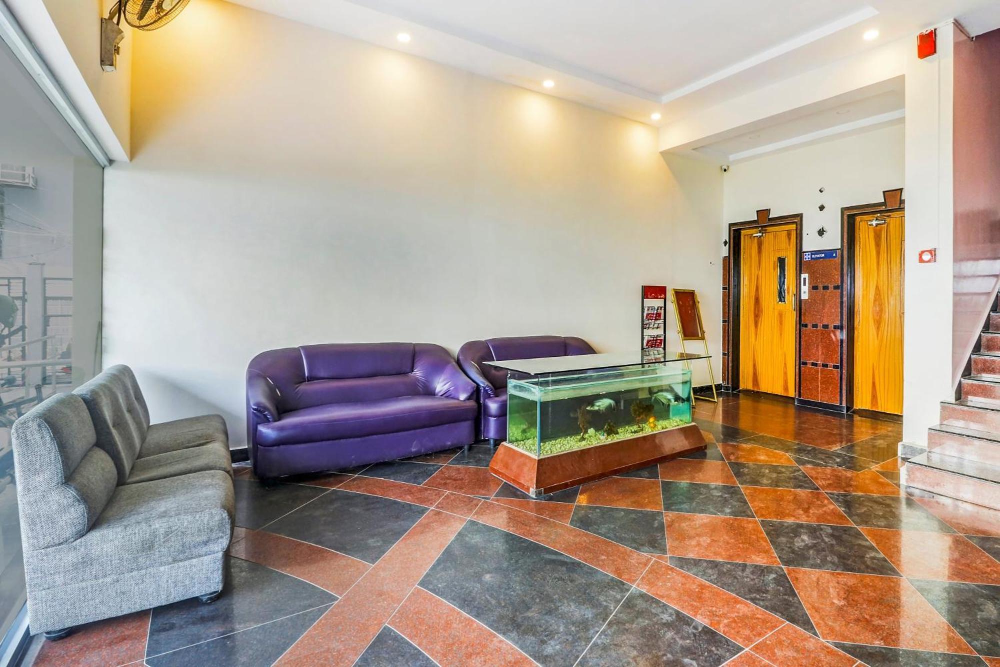 Super Collection O 77115 Vaishnavi Palace Hyderabad Ngoại thất bức ảnh