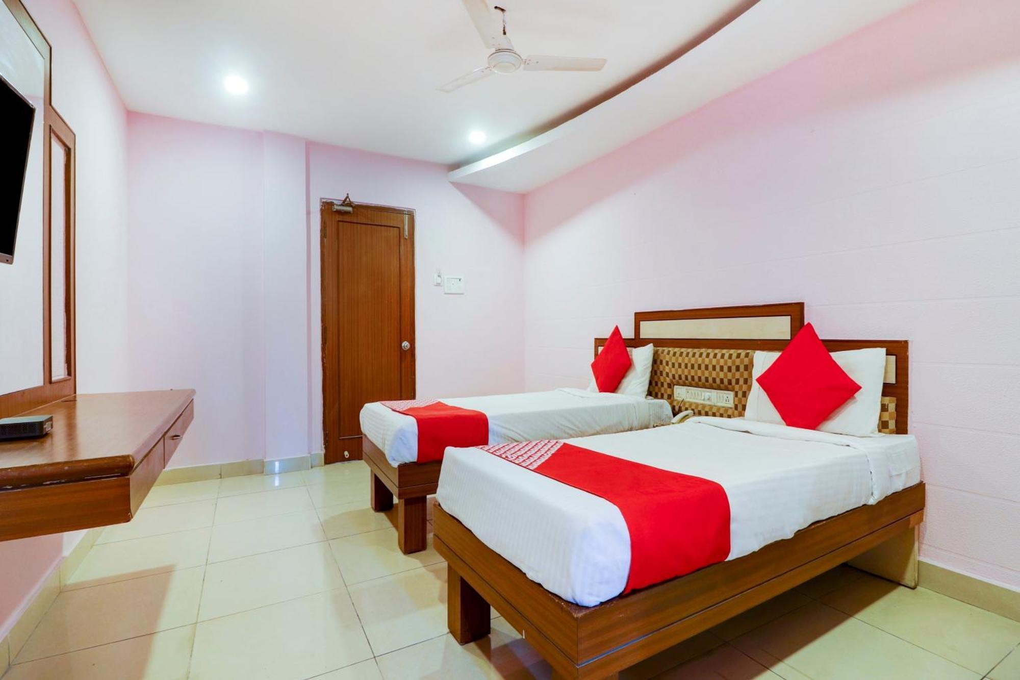 Super Collection O 77115 Vaishnavi Palace Hyderabad Ngoại thất bức ảnh