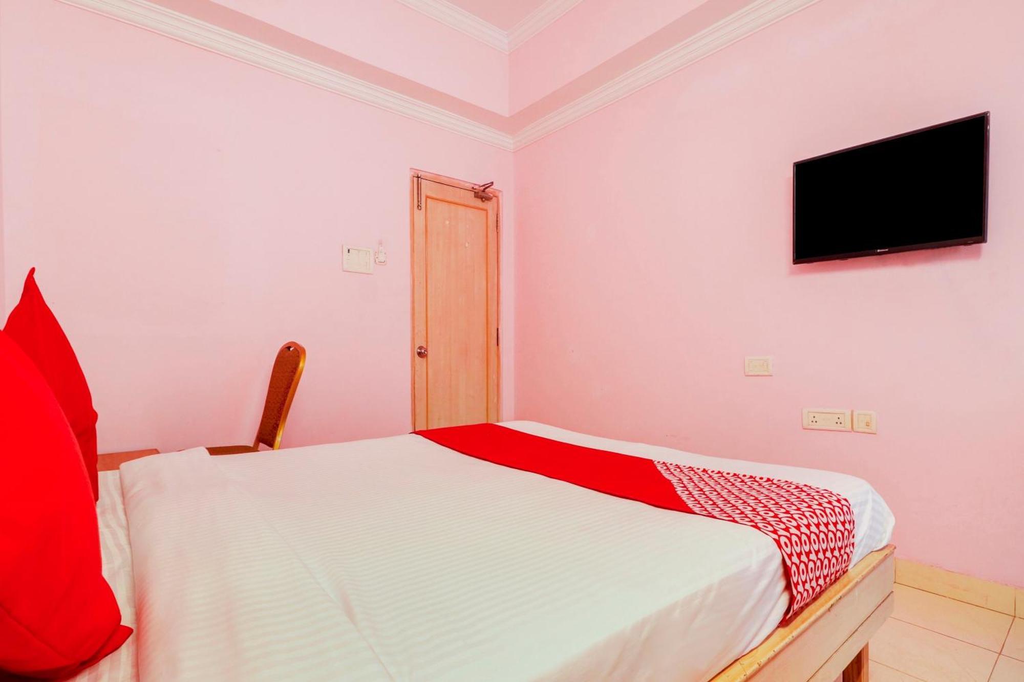 Super Collection O 77115 Vaishnavi Palace Hyderabad Ngoại thất bức ảnh