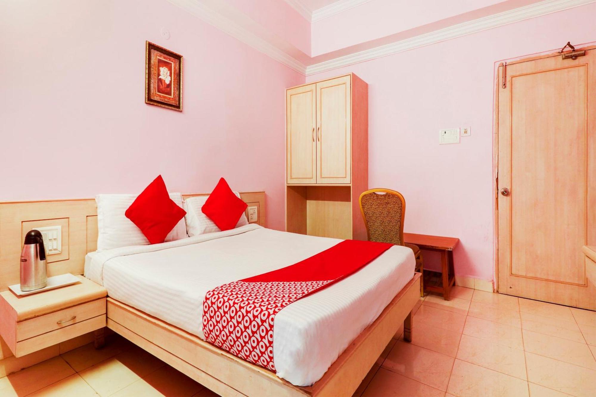 Super Collection O 77115 Vaishnavi Palace Hyderabad Ngoại thất bức ảnh